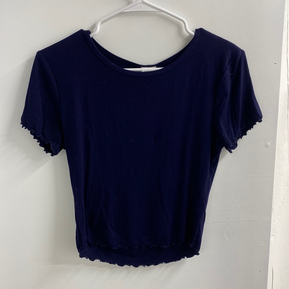 Cropped navy tee